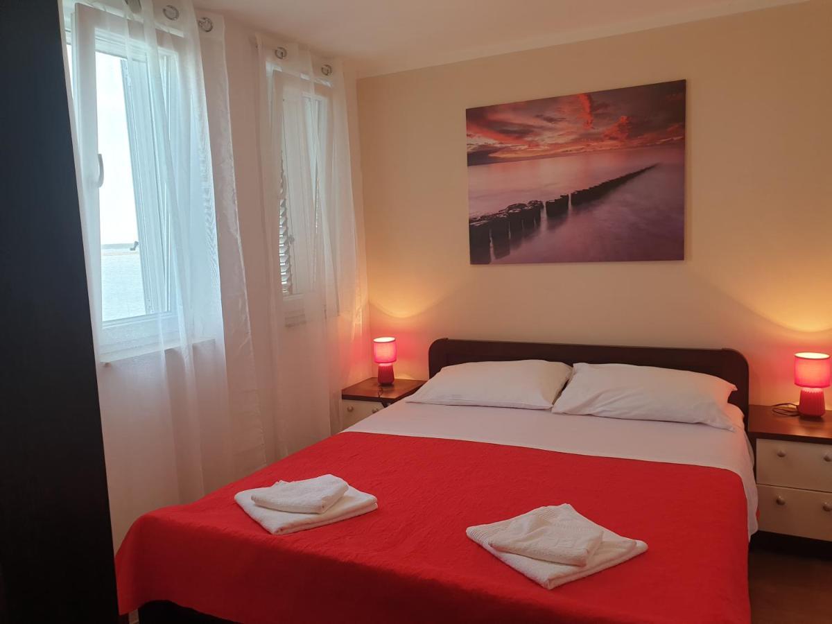 Summertime Apartmani Povljana Esterno foto